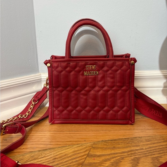 Steve Madden Red Crossbody Mini Purse Quilted Zipper Closure Gold Hardware - Picture 2 of 13